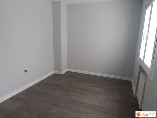 4 soveværelse Lejlighed til salg i Valdepeñas - € 169.000 (Ref: 9651808)