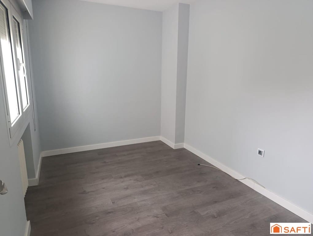 4 soveværelse Lejlighed til salg i Valdepenas - € 169.000 (Ref: 9651808)