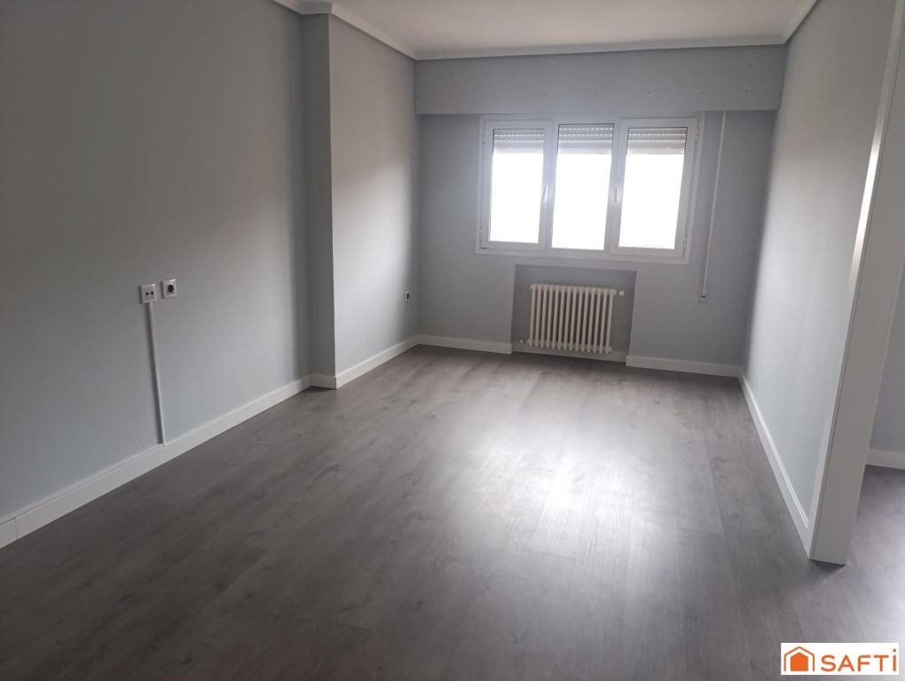 4 soveværelse Lejlighed til salg i Valdepenas - € 169.000 (Ref: 9651808)