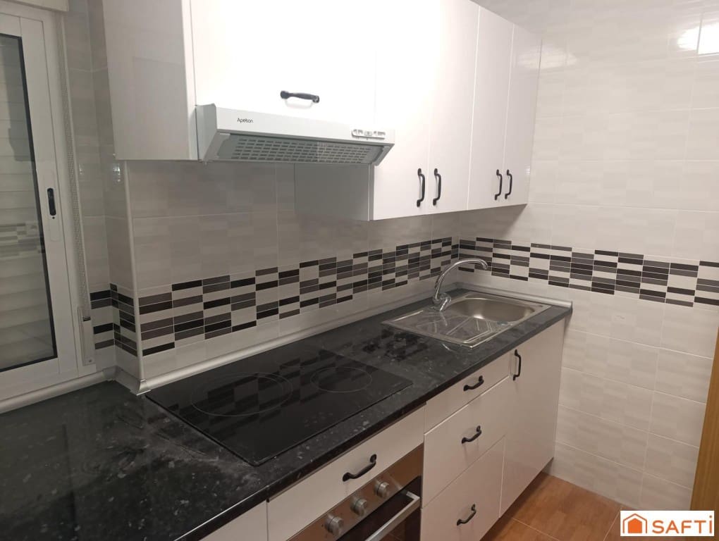 3 soveværelse Lejlighed til salg i Valdepenas - € 103.000 (Ref: 9651809)