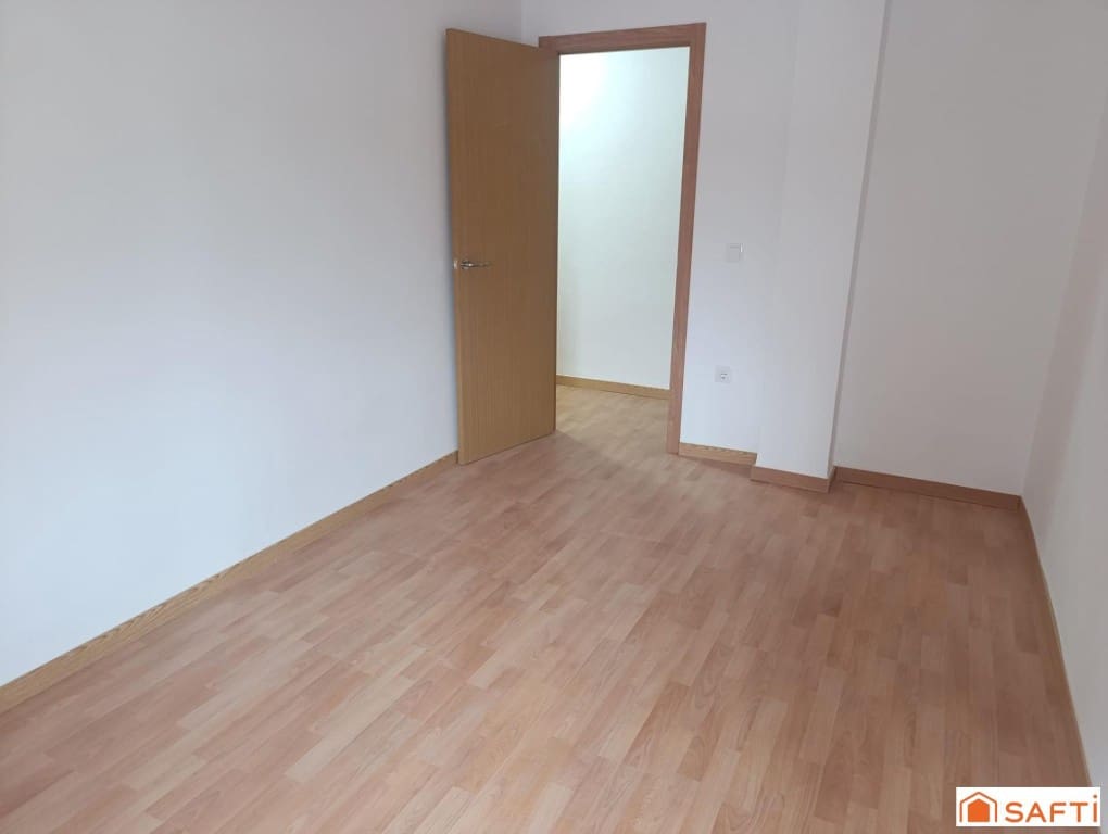 3 soveværelse Lejlighed til salg i Valdepenas - € 103.000 (Ref: 9651809)