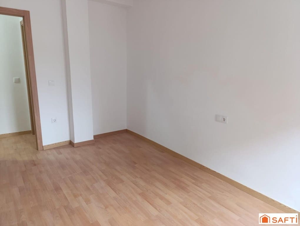 3 soveværelse Lejlighed til salg i Valdepenas - € 103.000 (Ref: 9651809)