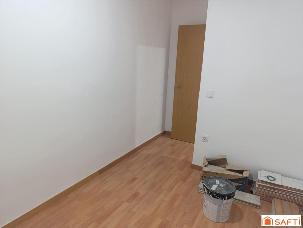 3 soveværelse Lejlighed til salg i Valdepenas - € 103.000 (Ref: 9651809)