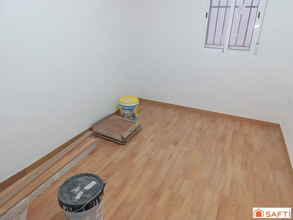 3 soveværelse Lejlighed til salg i Valdepenas - € 103.000 (Ref: 9651809)