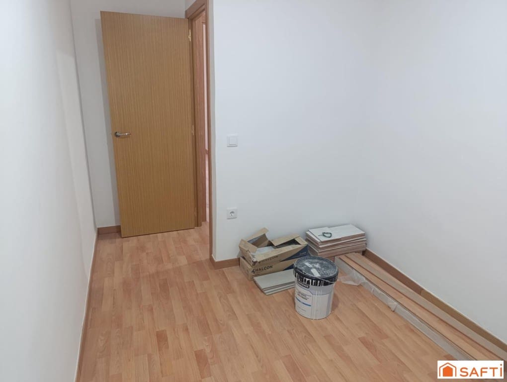 3 soveværelse Lejlighed til salg i Valdepenas - € 103.000 (Ref: 9651809)