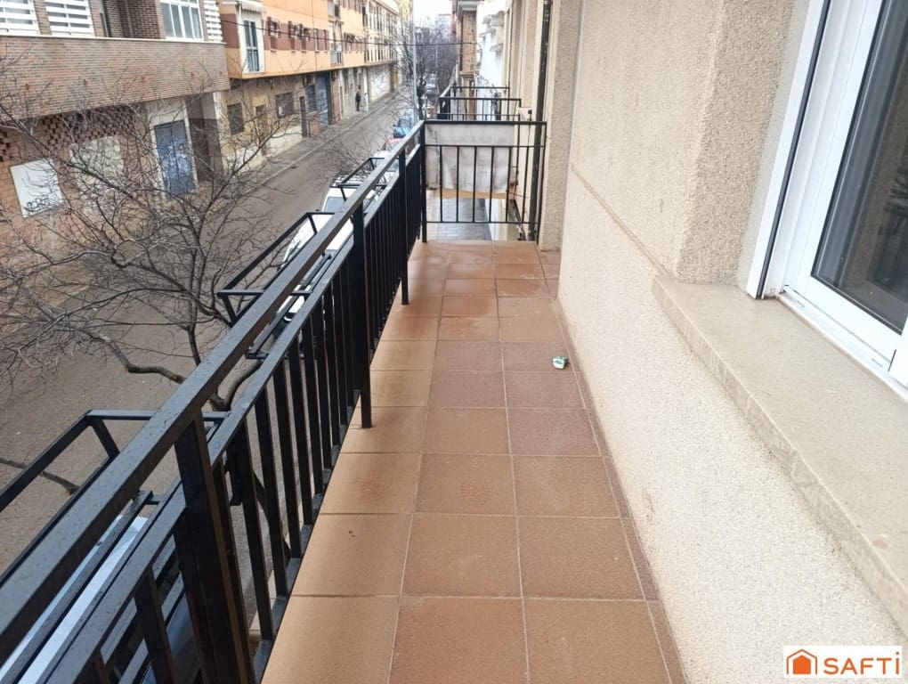 3 soveværelse Lejlighed til salg i Valdepenas - € 103.000 (Ref: 9651809)