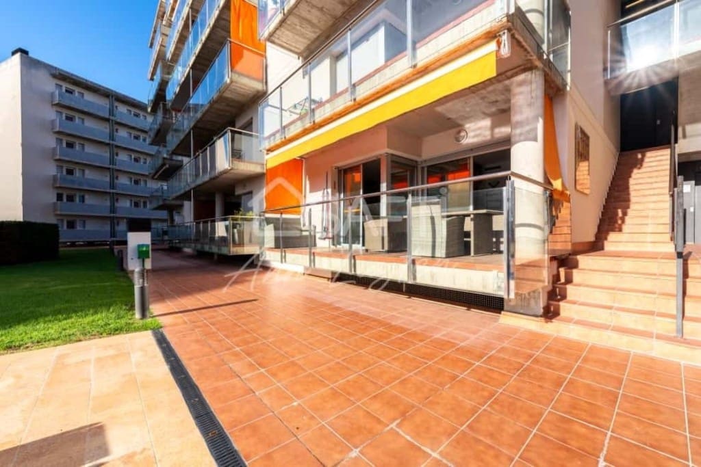 2 slaapkamer Appartement te koop in Roses met zwembad - € 235.000 (Ref: 9651810)