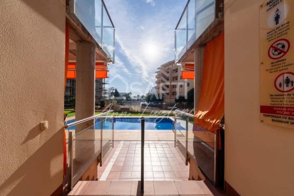 2 slaapkamer Appartement te koop in Roses met zwembad - € 235.000 (Ref: 9651810)