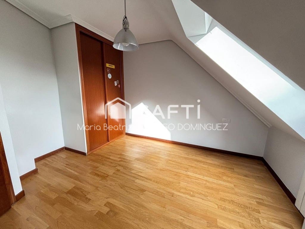 3 quarto Apartamento para venda em Vigo com garagem - 295 000 € (Ref: 9655891)