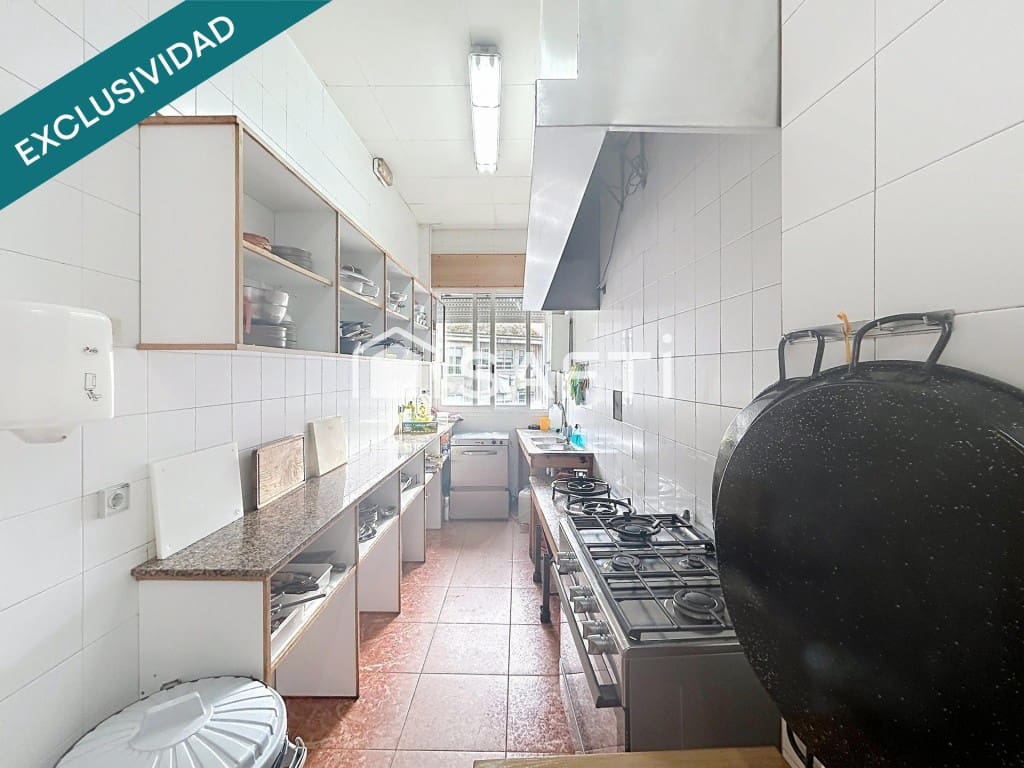 Kaupallinen myytävänä paikassa Santiago de Compostela - 195 000 € (Ref: 9655895)