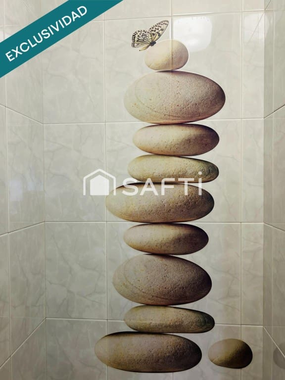 Kaupallinen myytävänä paikassa Santiago de Compostela - 195 000 € (Ref: 9655895)