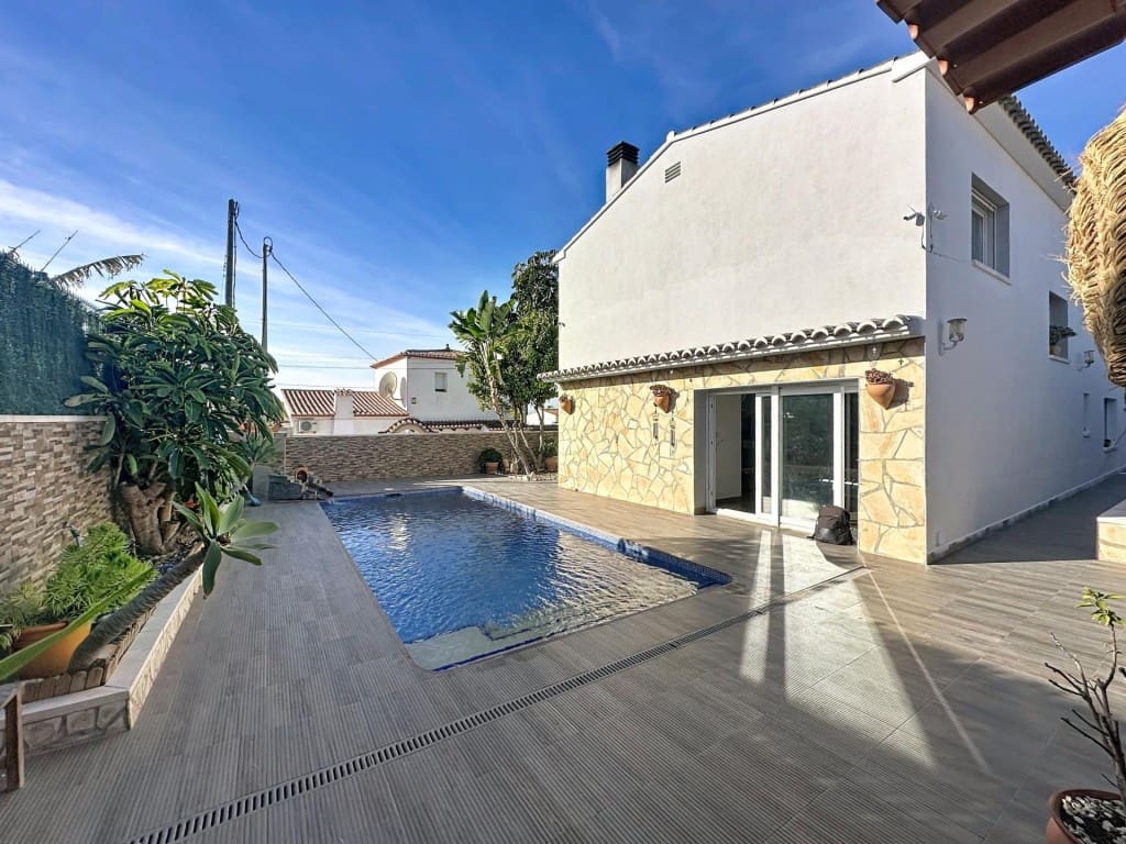 4 sovrum Villa till salu i Calpe / Calp med pool garage - 950 000 € (Ref: 9655901)