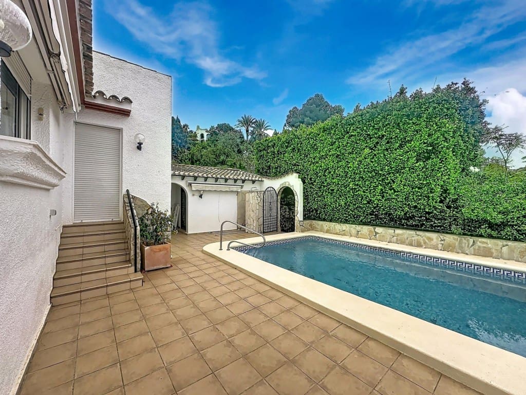 Chalet de 4 habitaciones en Monte Pego en venta con piscina garaje - 560.000 € (Ref: 9655902)