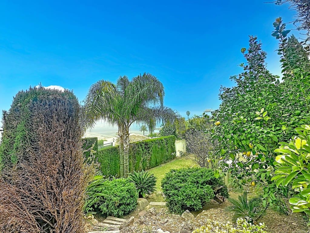 Chalet de 4 habitaciones en Monte Pego en venta con piscina garaje - 560.000 € (Ref: 9655902)