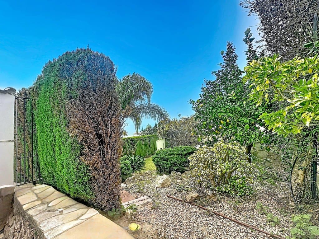 Chalet de 4 habitaciones en Monte Pego en venta con piscina garaje - 560.000 € (Ref: 9655902)