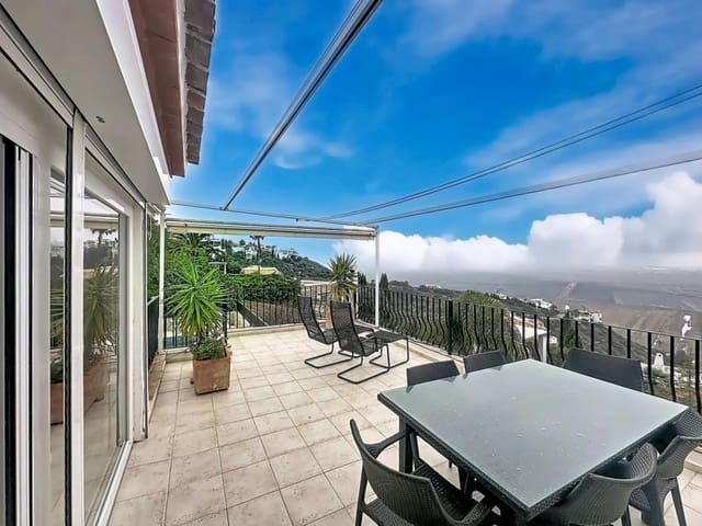 Chalet de 4 habitaciones en Monte Pego, Pego en venta con piscina garaje - 560.000 € (Ref: 9655902)