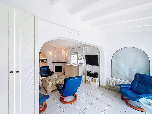 Chalet de 4 habitaciones en Monte Pego, Pego en venta con piscina garaje - 560.000 € (Ref: 9655902)