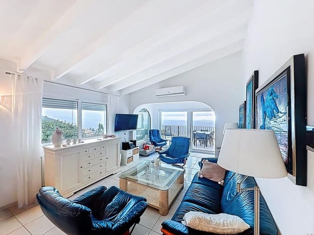 Chalet de 4 habitaciones en Monte Pego, Pego en venta con piscina garaje - 560.000 € (Ref: 9655902)