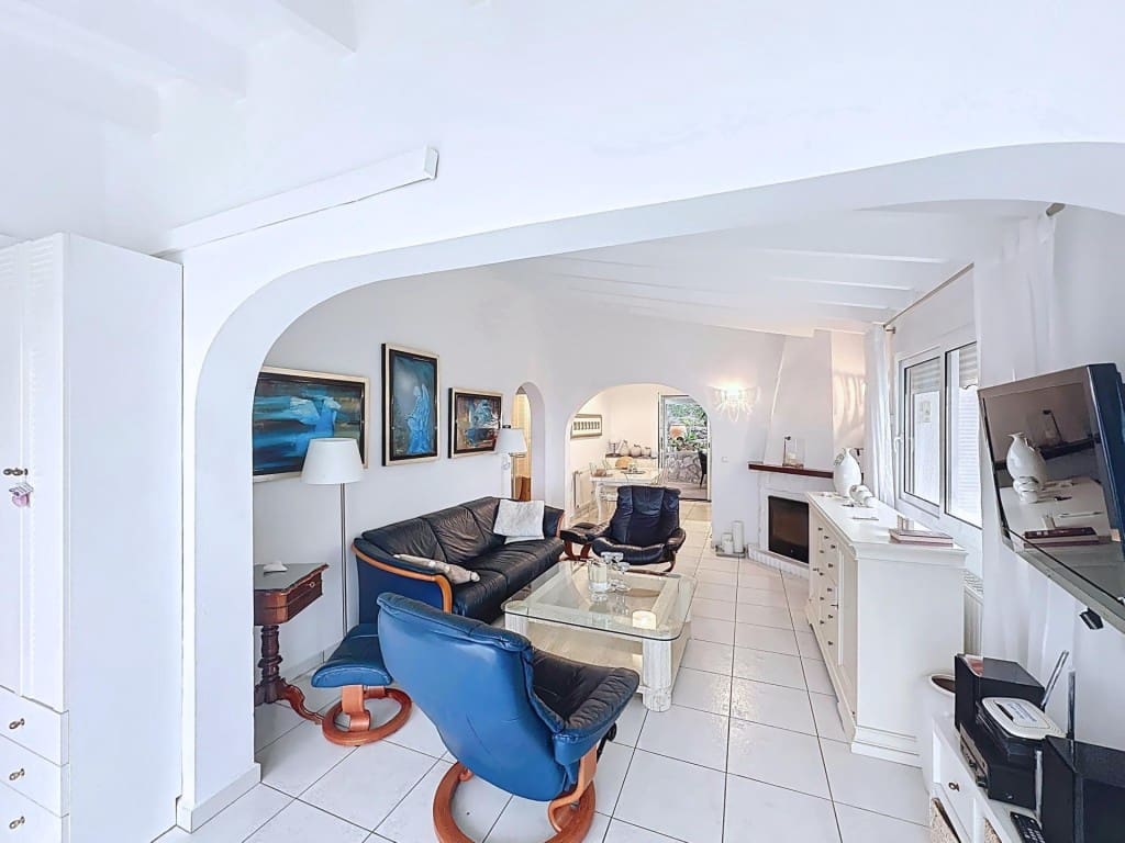 Chalet de 4 habitaciones en Monte Pego en venta con piscina garaje - 560.000 € (Ref: 9655902)