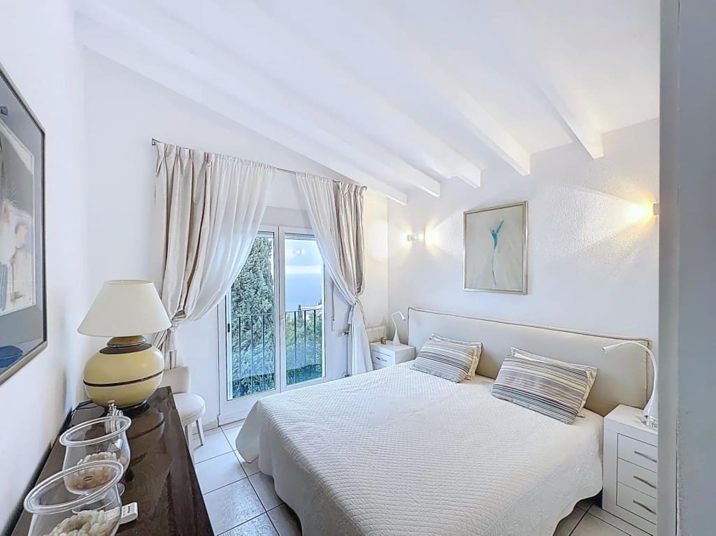 Chalet de 4 habitaciones en Monte Pego en venta con piscina garaje - 560.000 € (Ref: 9655902)