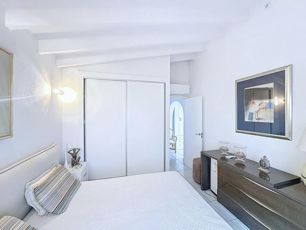 Chalet de 4 habitaciones en Monte Pego en venta con piscina garaje - 560.000 € (Ref: 9655902)