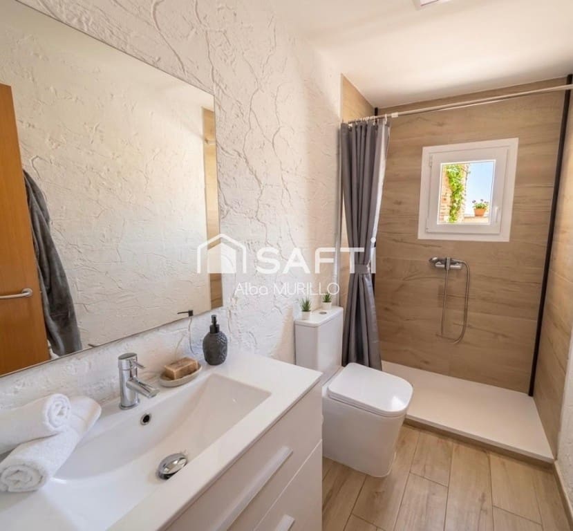 3 bedroom Villa for sale in Canyelles with pool garage - € 310,000 (Ref: 9655904)