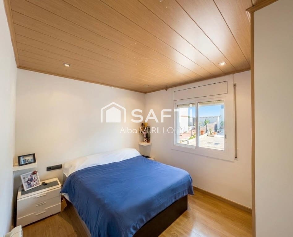 3 bedroom Villa for sale in Canyelles with pool garage - € 310,000 (Ref: 9655904)