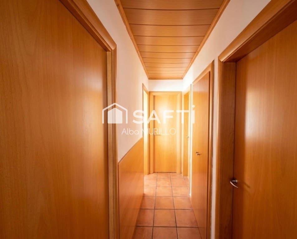 3 bedroom Villa for sale in Canyelles with pool garage - € 310,000 (Ref: 9655904)