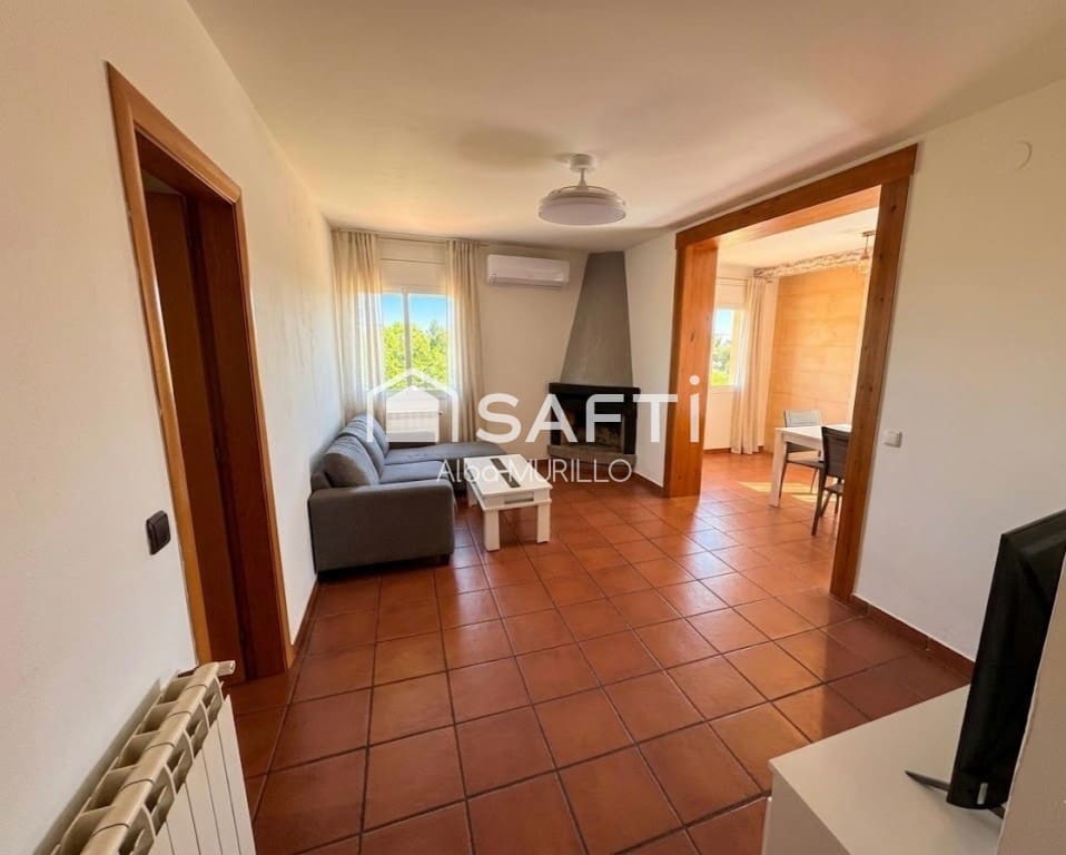 3 bedroom Villa for sale in Canyelles with pool garage - € 310,000 (Ref: 9655904)