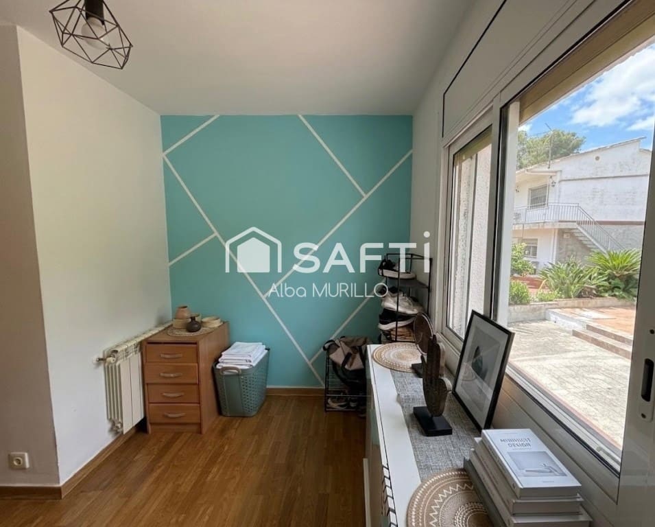 3 bedroom Villa for sale in Canyelles with pool garage - € 310,000 (Ref: 9655904)