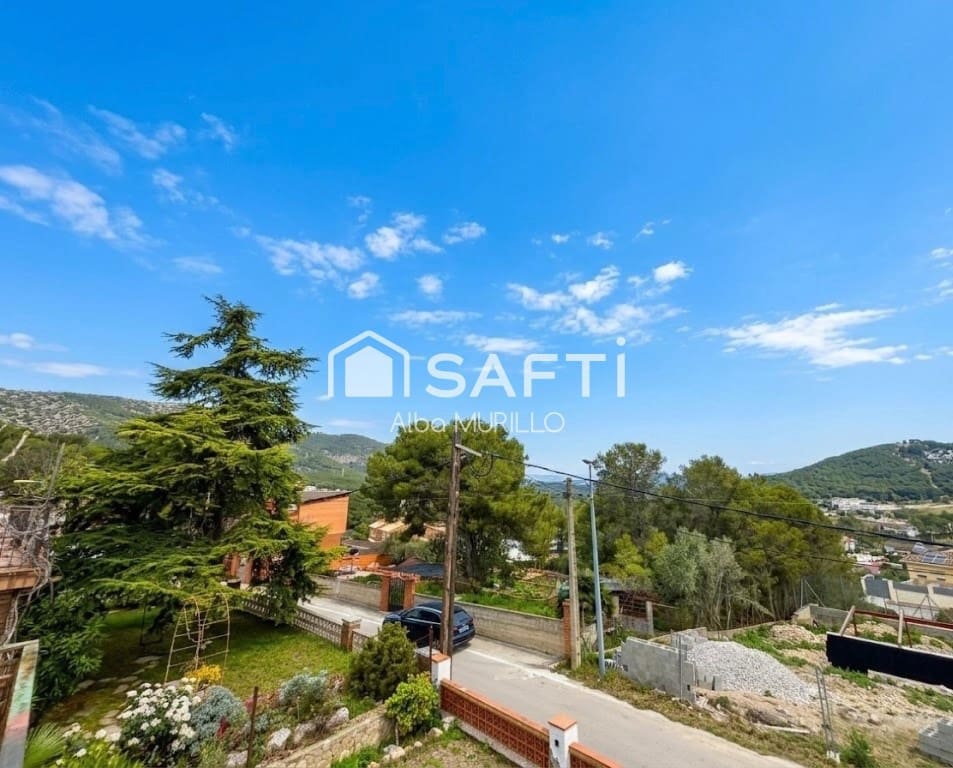 3 bedroom Villa for sale in Canyelles with pool garage - € 310,000 (Ref: 9655904)