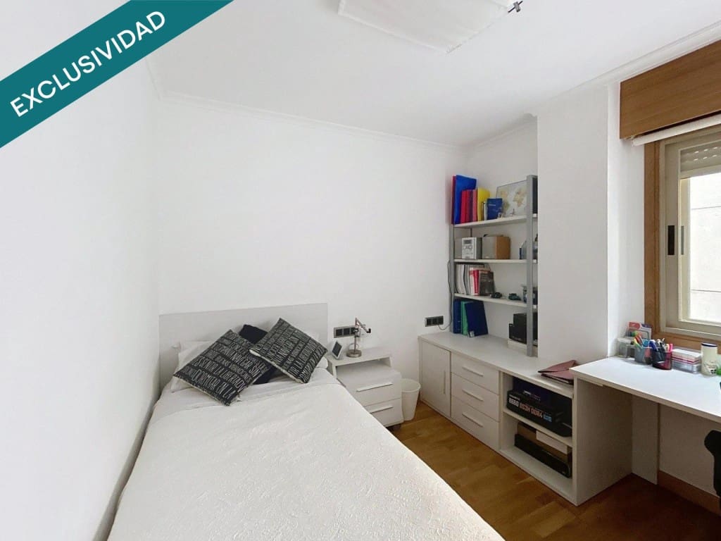 4 slaapkamer Appartement te koop in Santiago de Compostela - € 477.000 (Ref: 9659263)