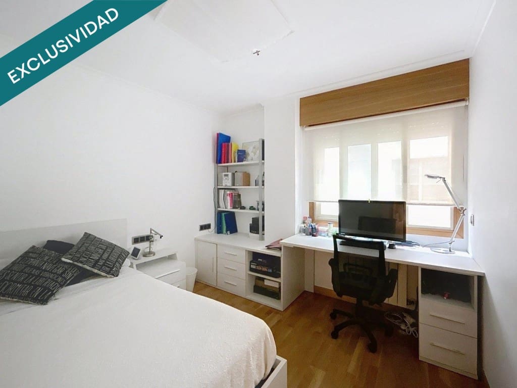 4 slaapkamer Appartement te koop in Santiago de Compostela - € 477.000 (Ref: 9659263)