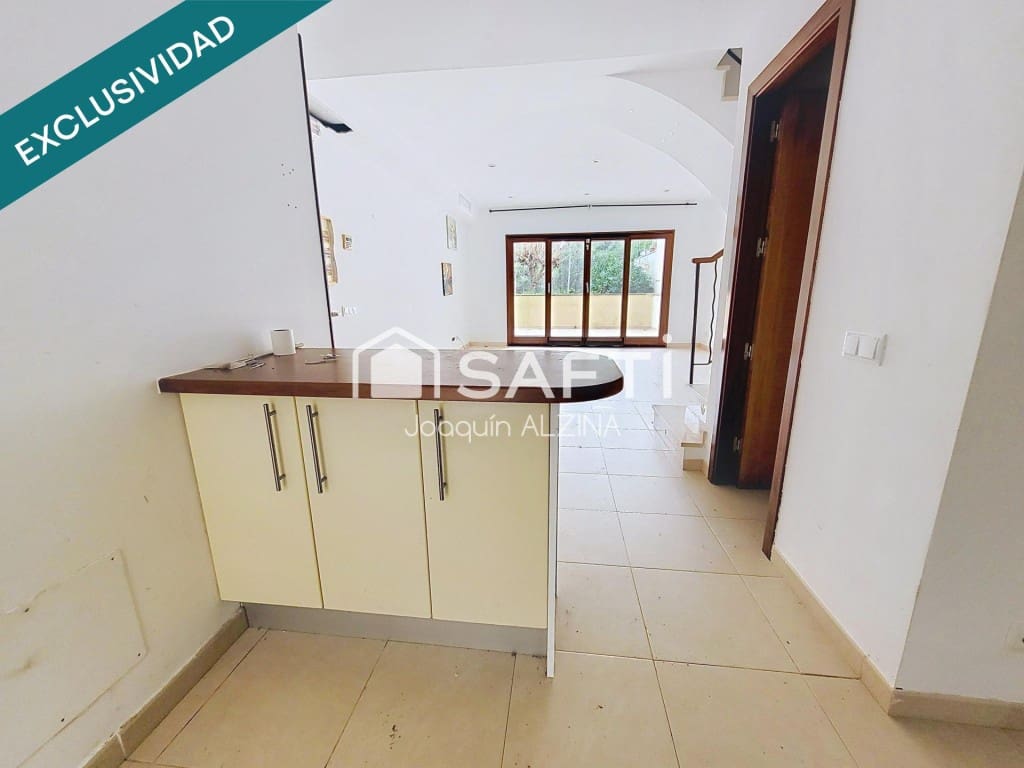 4 slaapkamer Flat te koop in Es Mercadal - € 330.000 (Ref: 9666309)