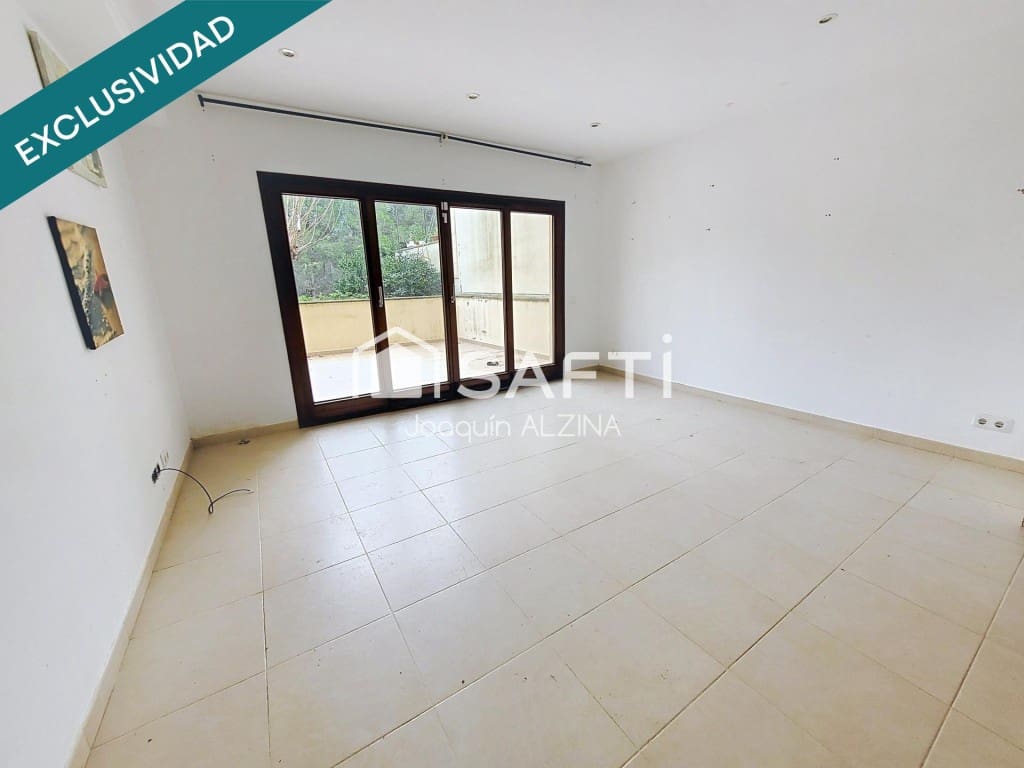 4 slaapkamer Flat te koop in Es Mercadal - € 330.000 (Ref: 9666309)