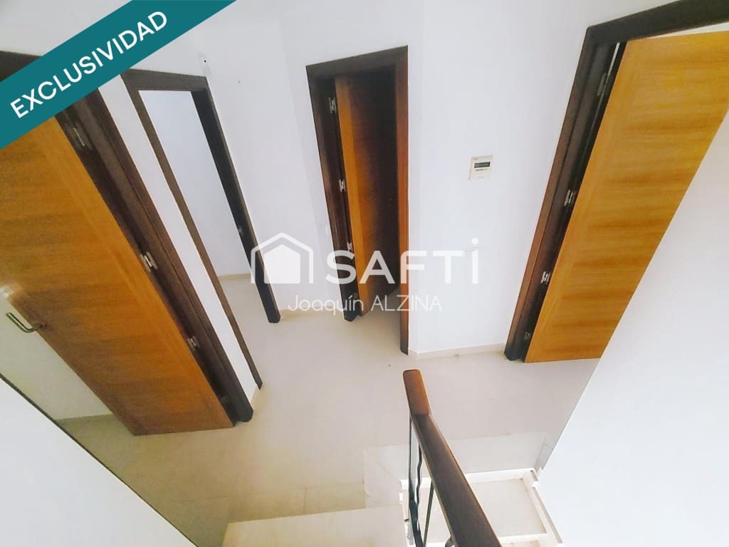 4 slaapkamer Flat te koop in Es Mercadal - € 330.000 (Ref: 9666309)