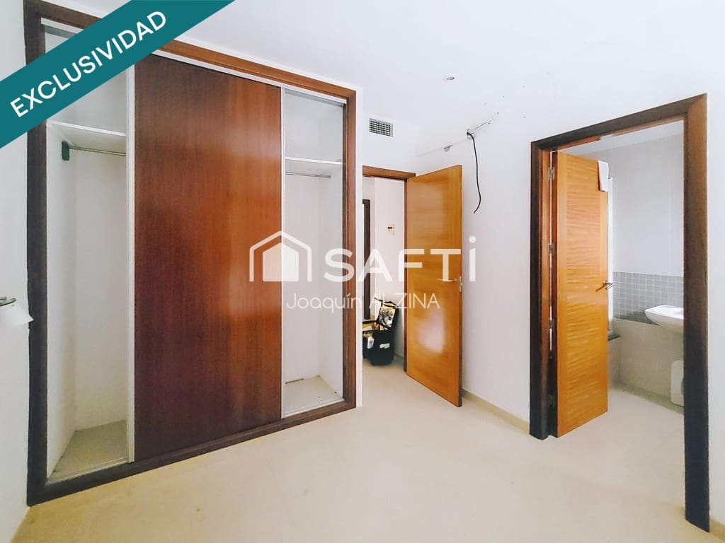 4 slaapkamer Flat te koop in Es Mercadal - € 330.000 (Ref: 9666309)