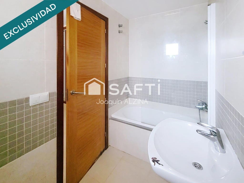 4 slaapkamer Flat te koop in Es Mercadal - € 330.000 (Ref: 9666309)