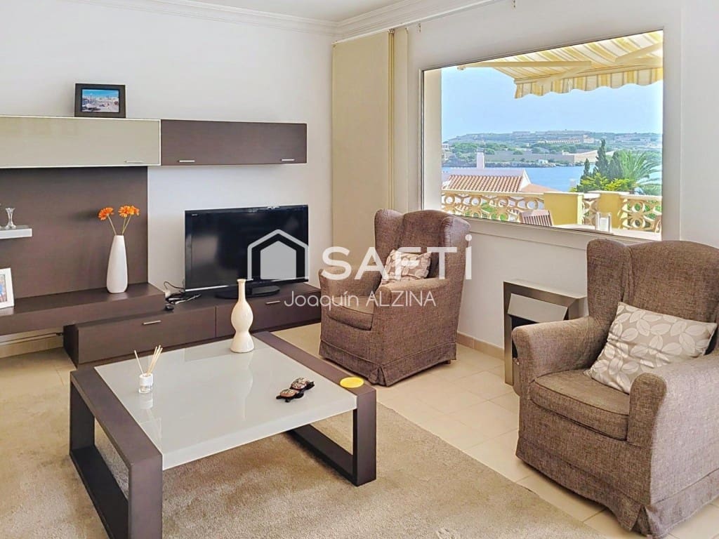 Chalet de 7 habitaciones en Es Castell en venta con piscina - 980.000 € (Ref: 9666310)