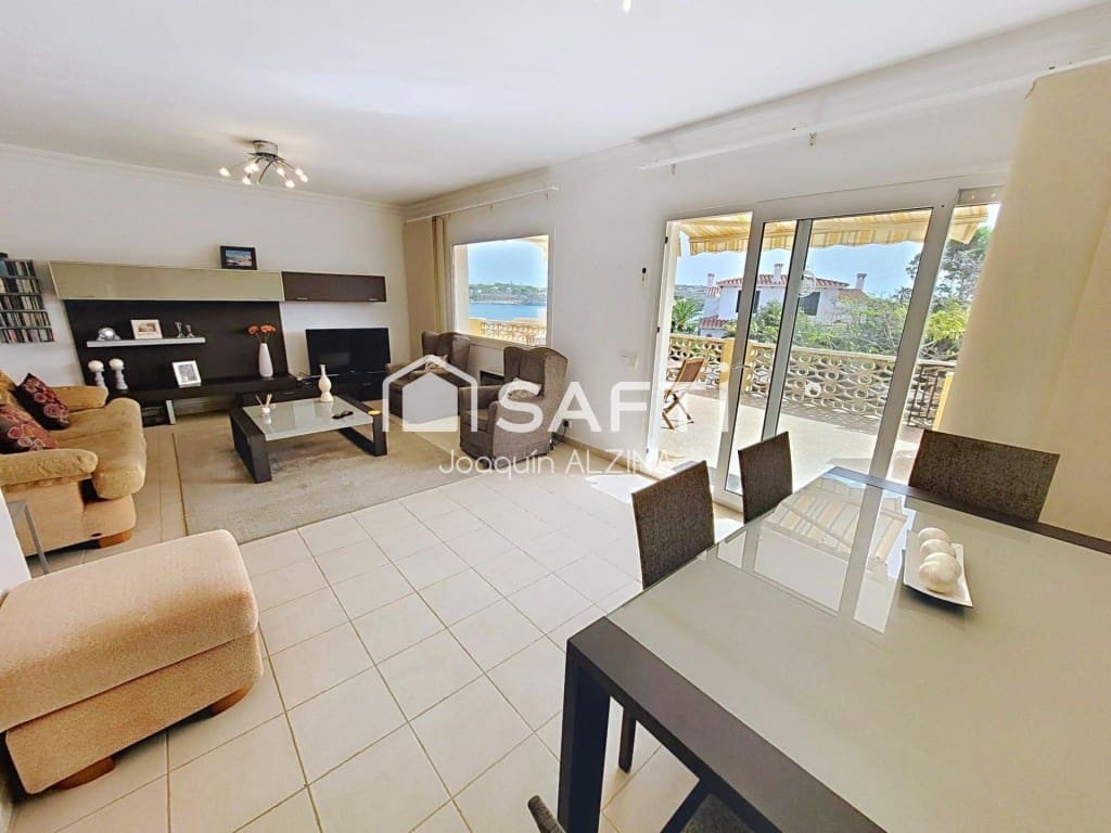 Chalet de 7 habitaciones en Es Castell en venta con piscina - 980.000 € (Ref: 9666310)