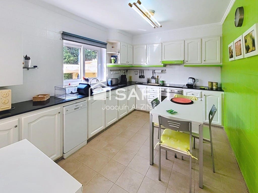 Chalet de 7 habitaciones en Es Castell en venta con piscina - 980.000 € (Ref: 9666310)