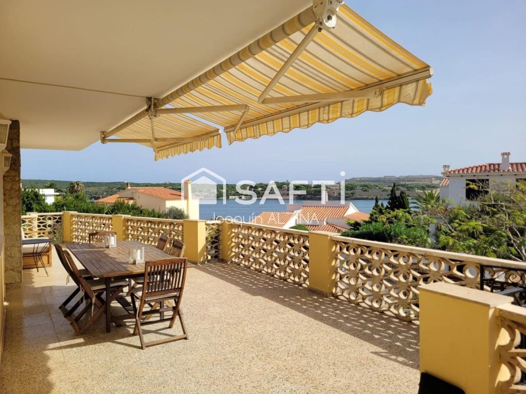 Chalet de 7 habitaciones en Es Castell en venta con piscina - 980.000 € (Ref: 9666310)