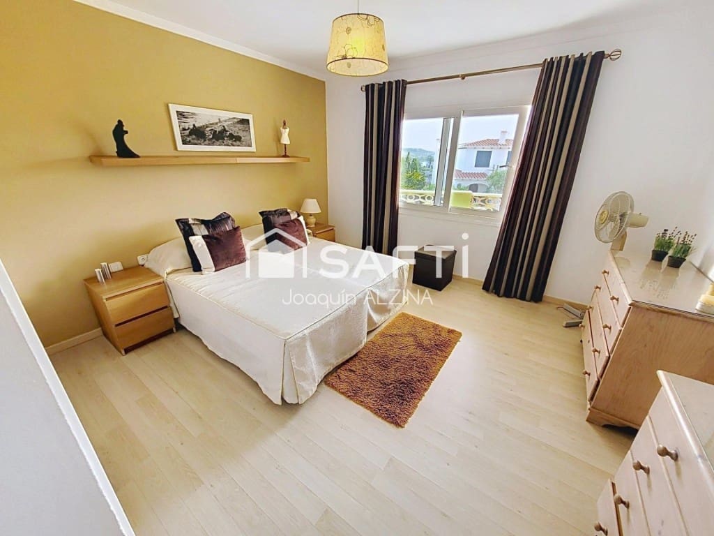 Chalet de 7 habitaciones en Es Castell en venta con piscina - 980.000 € (Ref: 9666310)