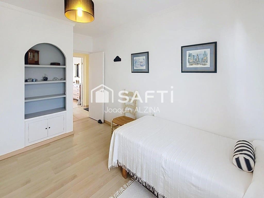 Chalet de 7 habitaciones en Es Castell en venta con piscina - 980.000 € (Ref: 9666310)