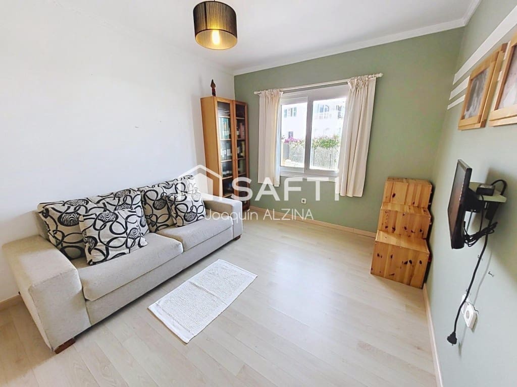 Chalet de 7 habitaciones en Es Castell en venta con piscina - 980.000 € (Ref: 9666310)