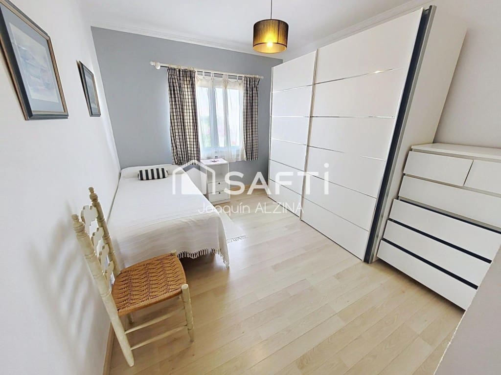 Chalet de 7 habitaciones en Es Castell en venta con piscina - 980.000 € (Ref: 9666310)