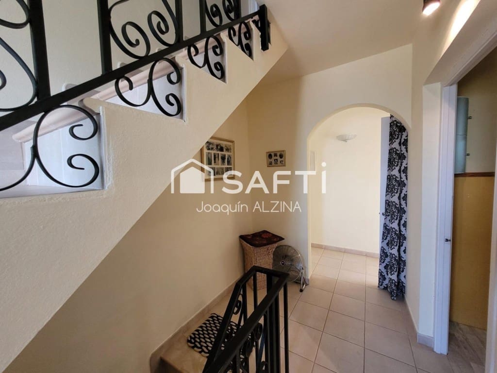 Chalet de 7 habitaciones en Es Castell en venta con piscina - 980.000 € (Ref: 9666310)