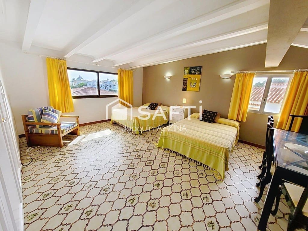 Chalet de 7 habitaciones en Es Castell en venta con piscina - 980.000 € (Ref: 9666310)