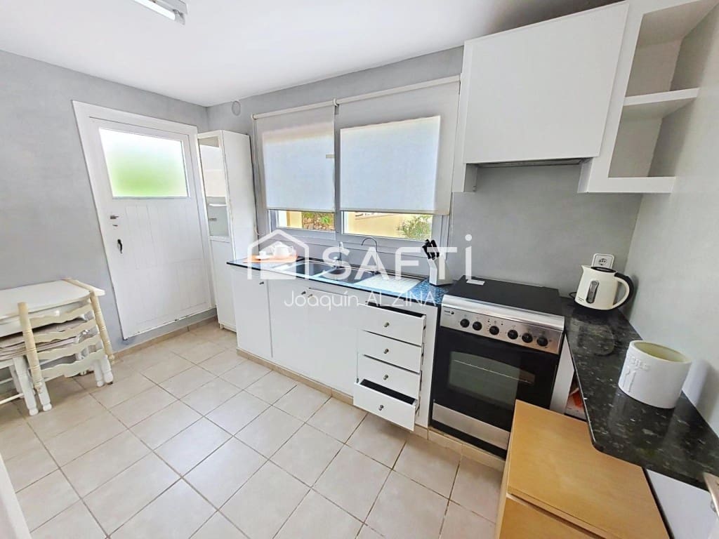 Chalet de 7 habitaciones en Es Castell en venta con piscina - 980.000 € (Ref: 9666310)