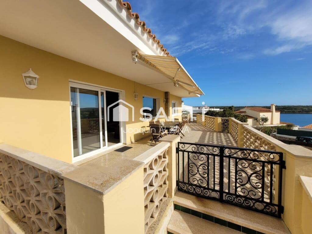 7 slaapkamer Villa te koop in Es Castell met zwembad - € 980.000 (Ref: 9666310)